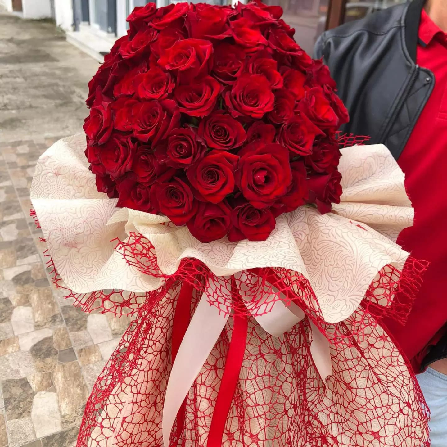 100 Red Roses Bouqueto