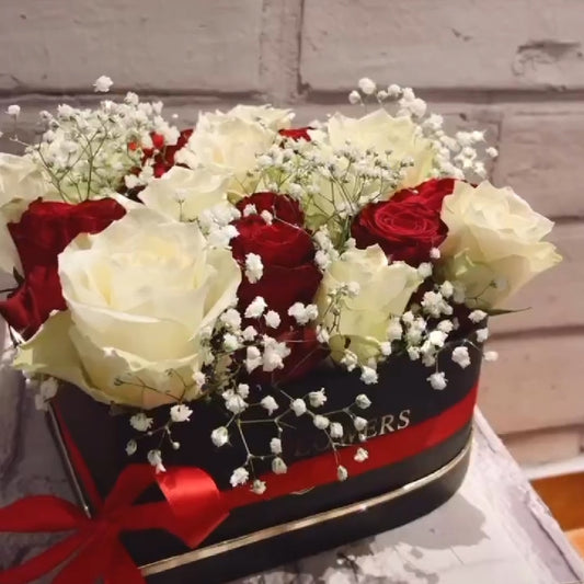 Bouqueto Box Heart Red & White Roses